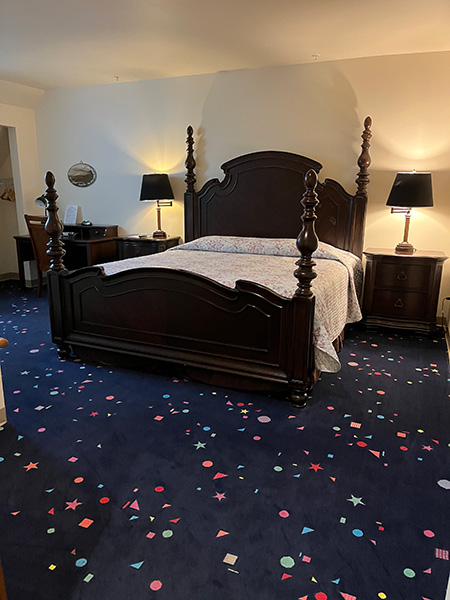 Room 203 photo 01
